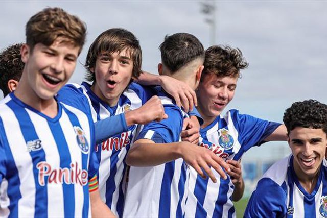 FC Porto vence V. Guimarães e assume liderança 