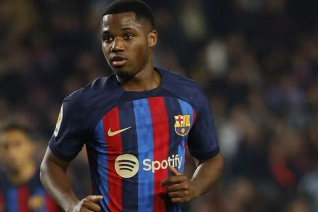 Ansu Fati no ponto para o clássico