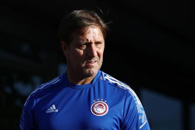 Pedro Martins envia força para o povo grego