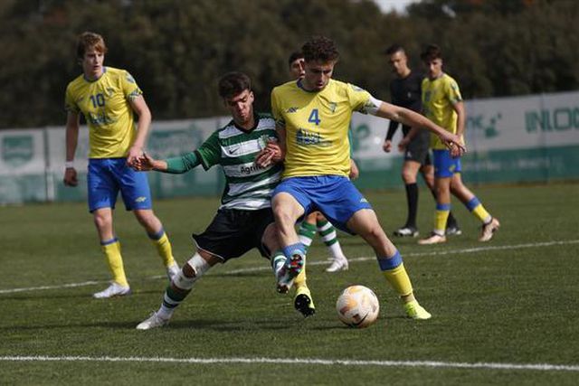 Juniores: Estoril surpreende Sporting e equilibra luta pelo título