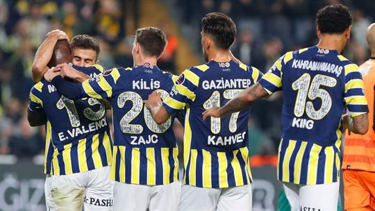 Fenerbahçe, de Jorge Jesus, goleia no regresso do futebol à Turquia