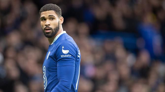 Acordo com o Chelsea por Loftus-Cheek