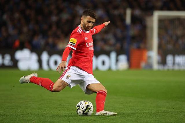 Uma mudança no onze para receber o Famalicão