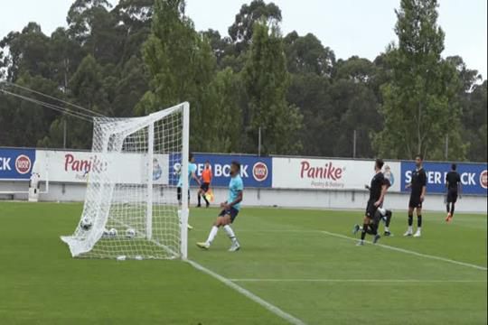 À ponta de lança! Foi assim o primeiro golo de Fran Navarro pelo FC Porto