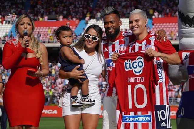 Loucura: mais de 44 mil adeptos na apresentação de médio ex-FC Porto (vídeo)