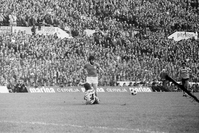 A carreira de Chalana em fotos