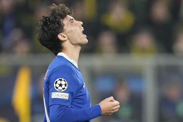 «Estive três anos e meio no Atlético e nunca tive um cântico, aqui foi em dias»