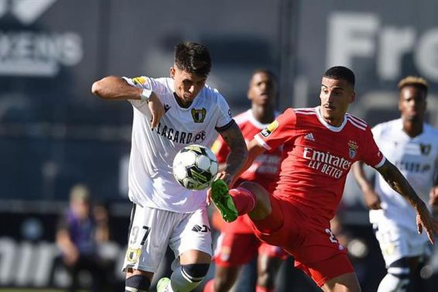 Onzes prováveis do Benfica-Famalicão
