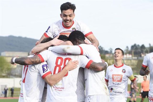 Notícia A BOLA: Felgueiras muito perto de fechar mais dois reforços