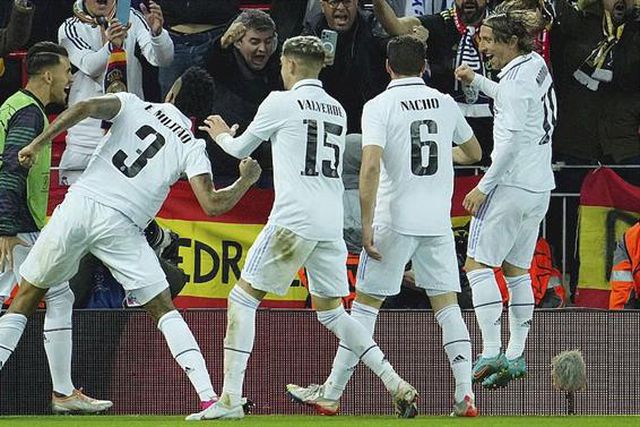 Reviravolta em Anfield! Éder Militão faz o 3-2 num lance de laboratório (vídeo)