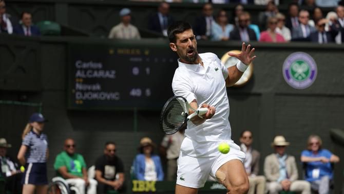 É «só» um alongamento: Djokovic lança desafio para os corajosos (vídeo)