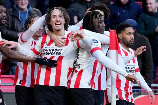 Fábio Silva marca na vitória do PSV (vídeo)