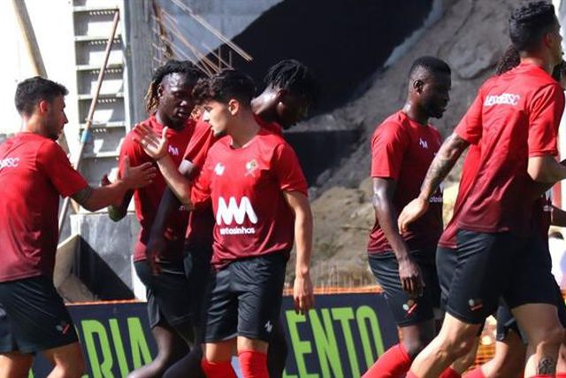 Uma dúzia de golos para 'início de conversa'