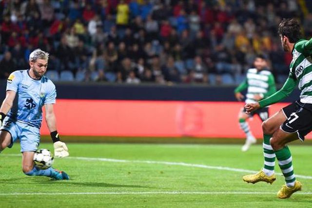 Defendeu quatro penáltis e fala no 'segredo'; o «show» do argentino Martínez