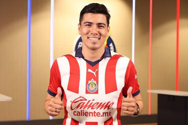 Oficial: Foi treinado por Roger Schmidt e agora regressa ao México