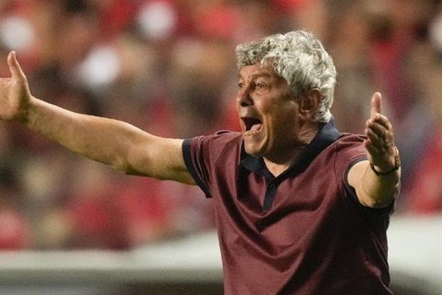 «Há dois meses que os meus jogadores não vão a casa»