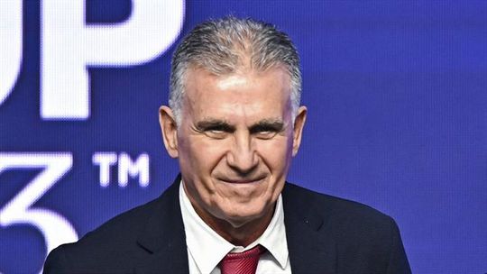 Queiroz quer aproveitar «oportunidade rara de crescer no futebol internacional»