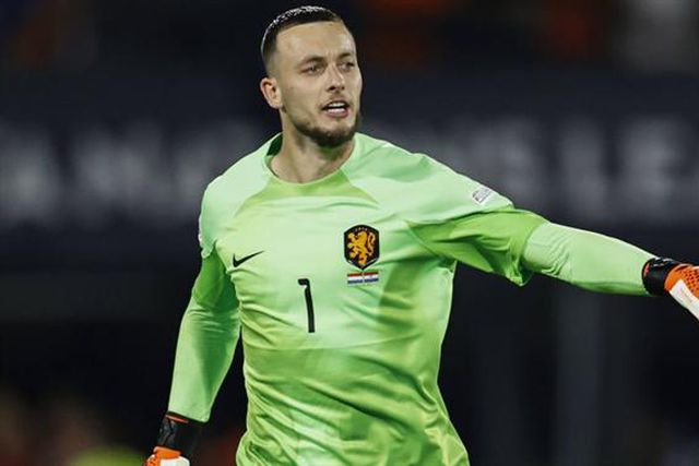 Onana está longe e Ten Hag tem dois novos alvos para a baliza