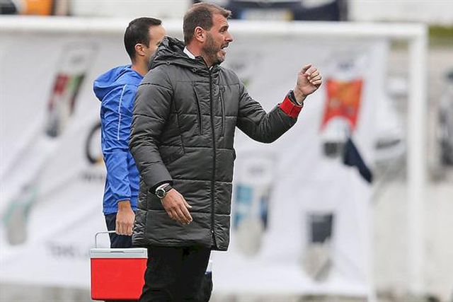 Lateral-direito ruma à Eslovénia