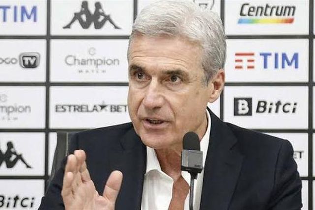 Luís Castro lamenta nova derrota: «Não há justiça no futebol»