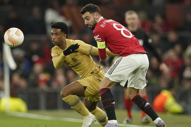 Reviravolta em Old Trafford apura ingleses para os oitavos (veja os golos)