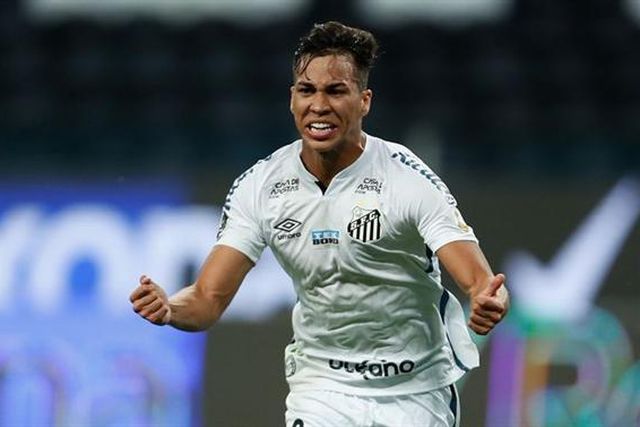 Rueda e a proposta do Benfica por Kaio Jorge: «Entre não receber nada…»