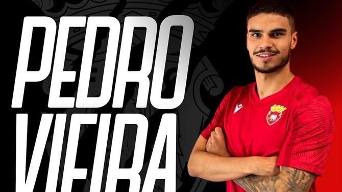 Oficial: Goleador na formação do FC Porto é reforço dos durienses
