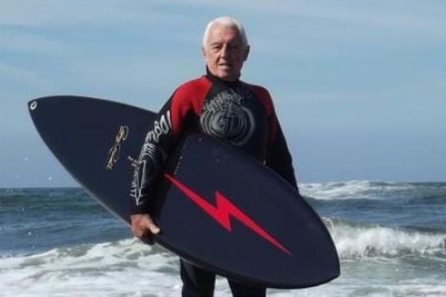 Morreu o pioneiro do surf em Portugal