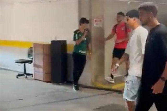 Calleri pede desculpa por atirar telemóvel de jovem ao chão (vídeo)