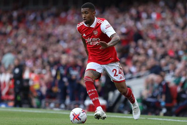 Oficial: Reiss Nelson renova