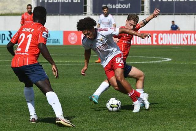 Vai para o Chelsea e despede-se: «Serei sempre benfiquista»