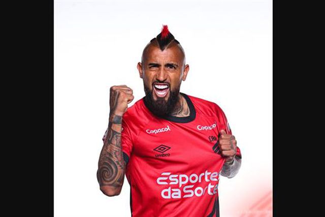 Oficial: Arturo Vidal assina com o 'furacão'