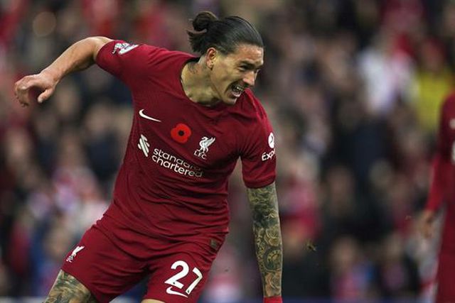 Os onzes de Liverpool e Real Madrid: há Darwin!