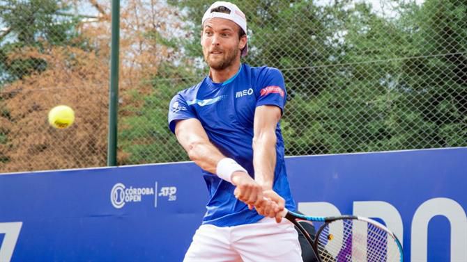 João Sousa sofre derrota pesada à primeira no Rio de Janeiro