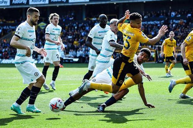 Multa bem pesada por cânticos homofóbicos frente ao Chelsea