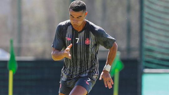 Ronaldo no Estádio Algarve para o jogo com o Farense