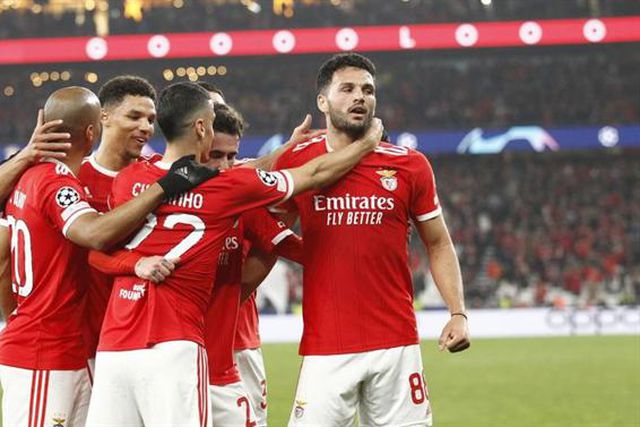 Trio do Benfica na equipa da semana