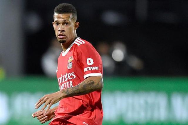 Saída de Gilberto abre ainda mais espaço a João Victor