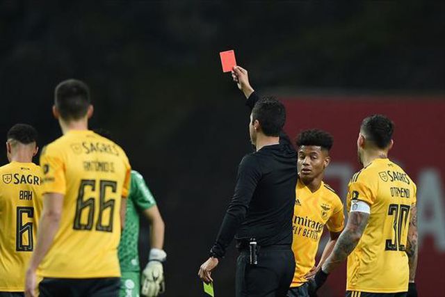 Reencontro com árbitros de polémicas