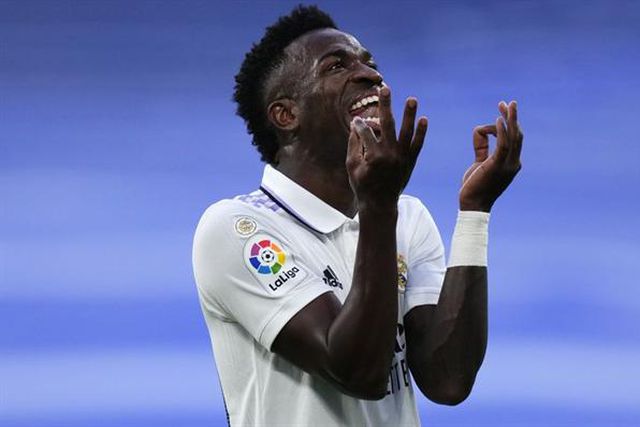 Vinícius revoltado: «Os insultos continuam»