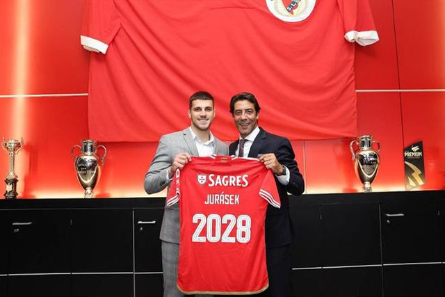 As primeiras palavras de Jurásek como reforço das águias