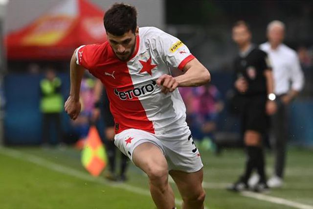 Slavia Praga já admite perder lateral-esquerdo desejado pelas águias