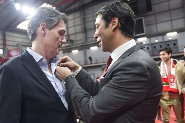 Rui Costa entregou emblema de ouro a Noronha Lopes, antigo candidato à presidência