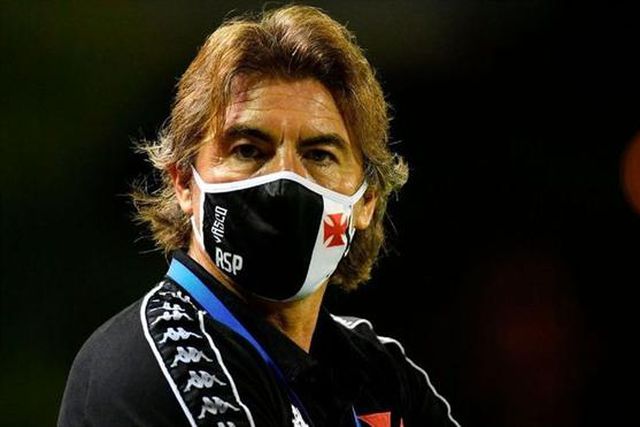 Alegam ter pago €257 mil a Sá Pinto para poderem voltar a inscrever jogadores