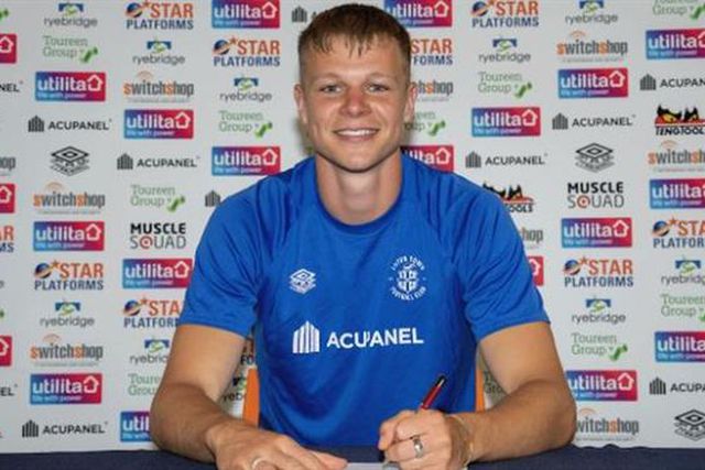 Oficial: central dinamarquês no Luton Town