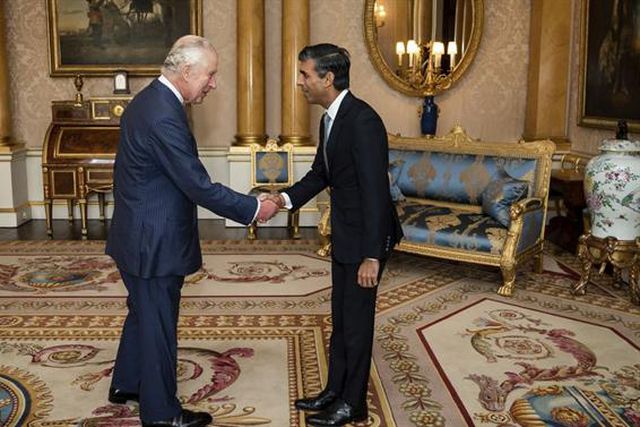 Rishi Sunak convidado a formar governo e preve «tempos difíceis»