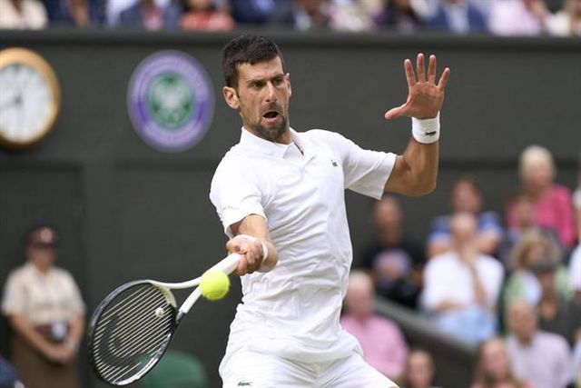 Djokovic nas 'meias' de Wimbledon com vitória sobre Rublev