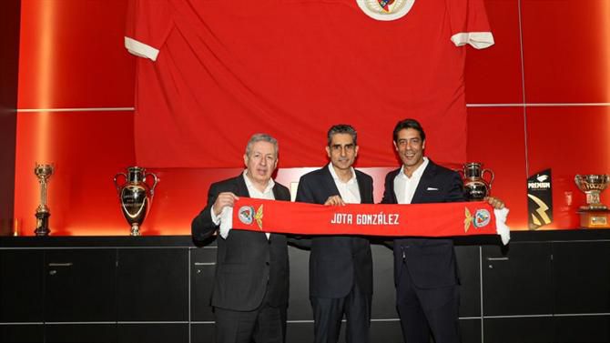 Benfica confirma novo treinador: «Sou ambicioso, gosto de ganhar tudo»