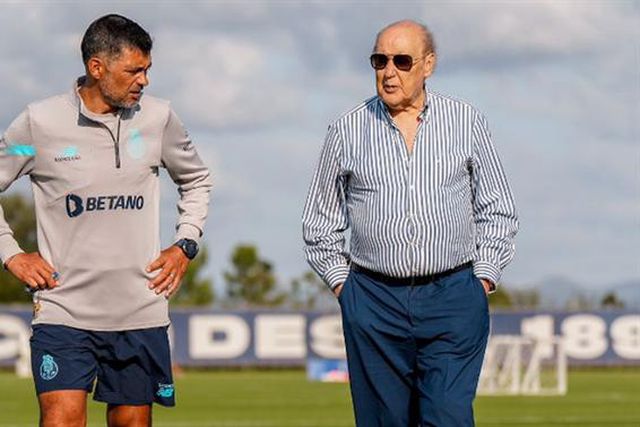 «Dragões juntos»: Sérgio Conceição e Pinto da Costa lado a lado no segundo dia de trabalho