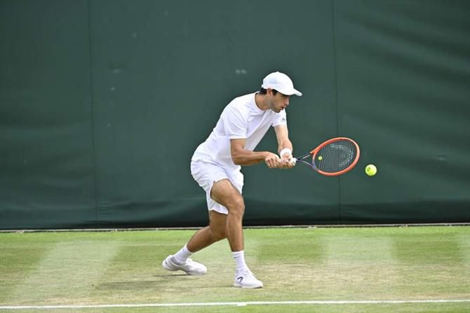 Nuno Borges retira-se de Wimbledon e vai parar semanas